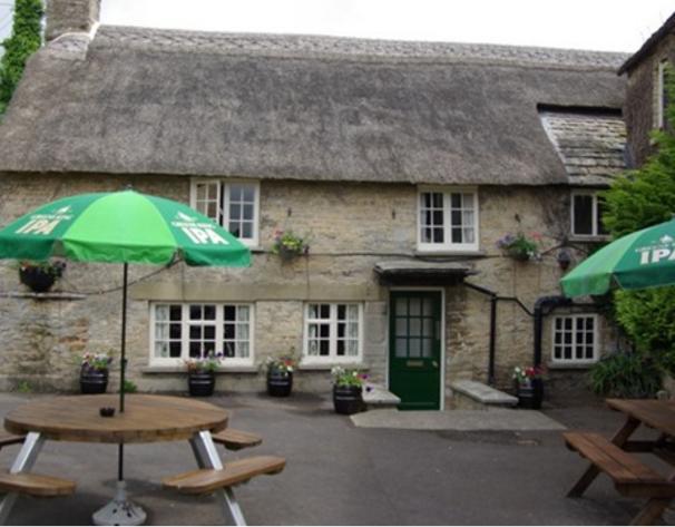 The Bell Inn Ducklington Exterior foto